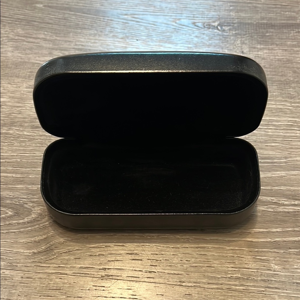 Coach Clamshell Sunglass Hardcase - Picture 2 of 4